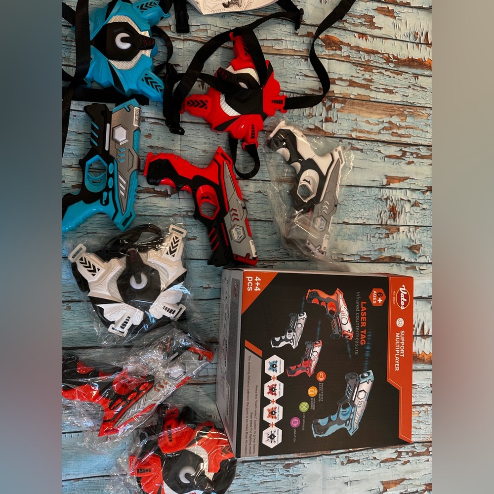 Vatos Laser Tag Set with Sensors - Red, Blue, and White four players